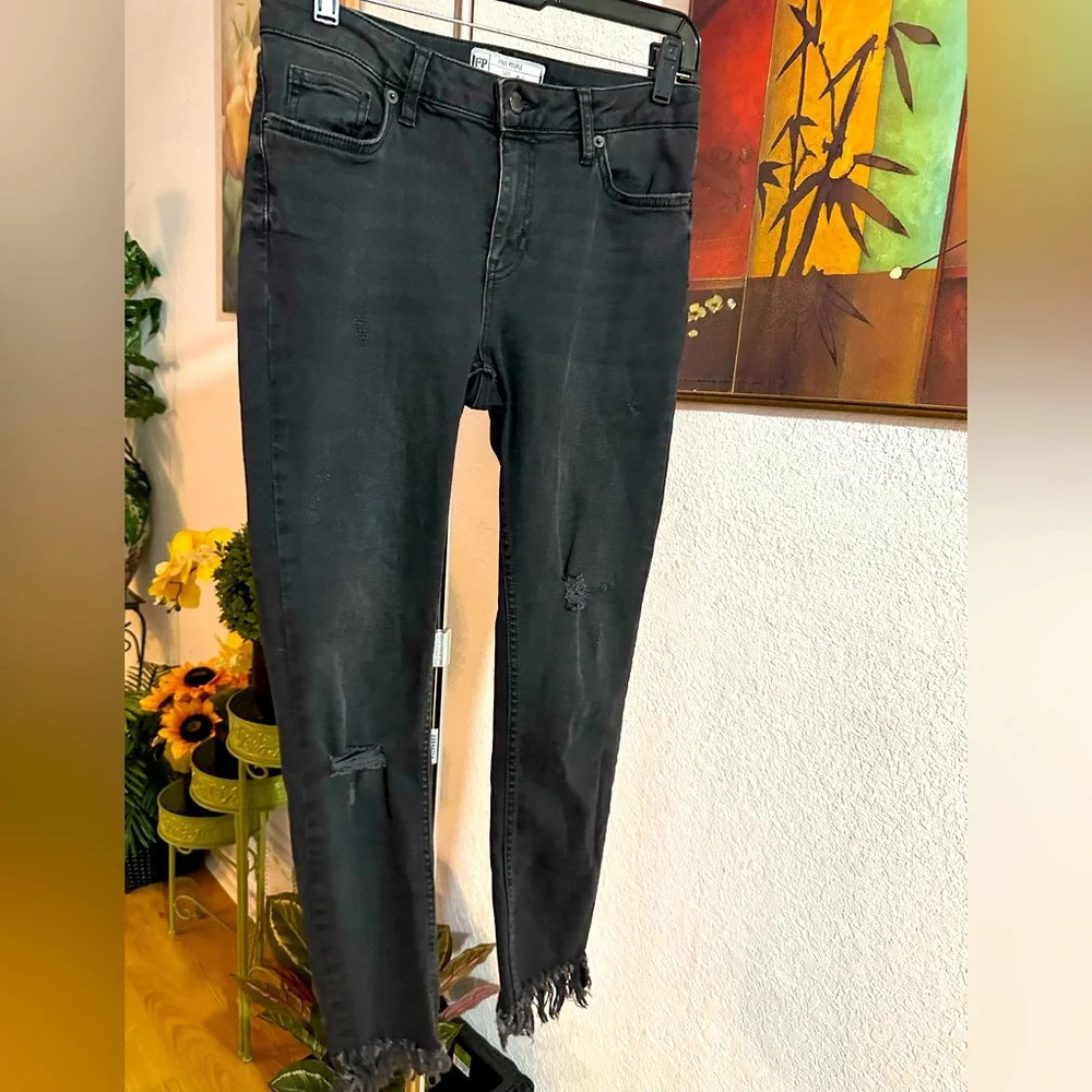 Free People distressed black skinny jeans size 26